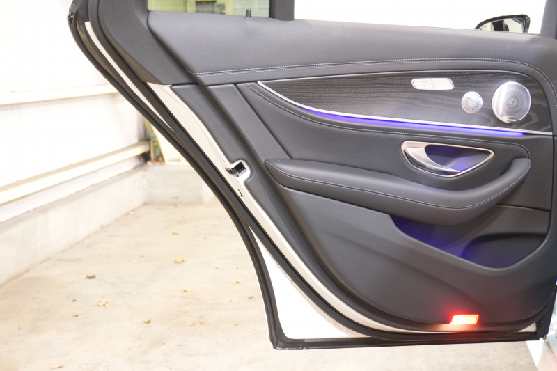 メルセデスベンツ Eクラス E200 ｽﾃｰｼｮﾝﾜｺﾞﾝ AVG AMGﾗｲﾝ ｴｸｽｸﾙｰｼﾌﾞ&ﾚｰﾀﾞｰｾｰﾌﾃｨPKG　中期ﾓﾃﾞﾙ BSG搭載 黒革 ｼｰﾄﾋｰﾀｰ 純正ﾅﾋﾞTV CarPlay ﾍｯﾄﾞｱｯﾌﾟD 360ｶﾒﾗ ﾌﾞﾙﾒｽﾀｰ ｴｱﾊﾞﾗﾝｽP ﾏﾙﾁﾋﾞｰﾑLED AMGｴｱﾛ&19AW　2年保証