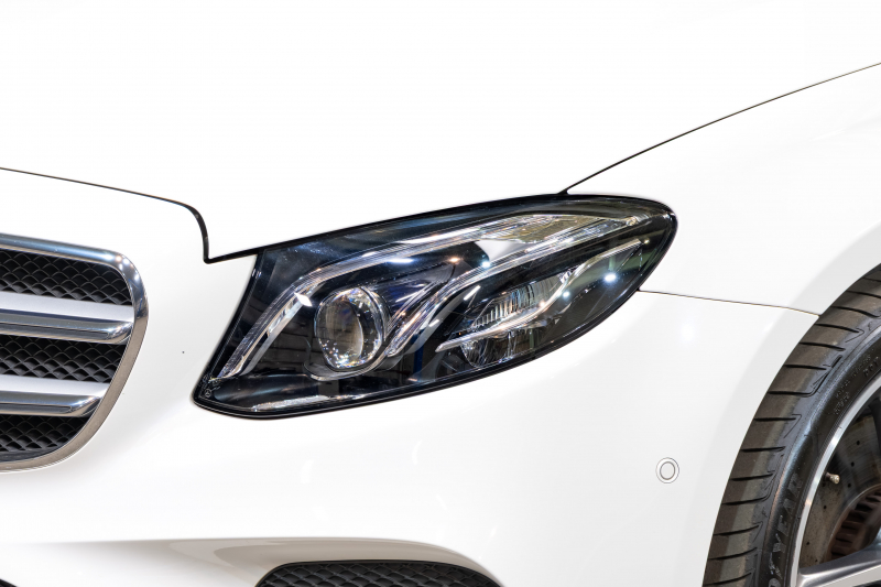 メルセデスベンツ Eクラス E200 ｽﾃｰｼｮﾝﾜｺﾞﾝ AVG AMGﾗｲﾝ ｴｸｽｸﾙｰｼﾌﾞ&ﾚｰﾀﾞｰｾｰﾌﾃｨPKG　中期ﾓﾃﾞﾙ BSG搭載 黒革 ｼｰﾄﾋｰﾀｰ 純正ﾅﾋﾞTV CarPlay ﾍｯﾄﾞｱｯﾌﾟD 360ｶﾒﾗ ﾌﾞﾙﾒｽﾀｰ ｴｱﾊﾞﾗﾝｽP ﾏﾙﾁﾋﾞｰﾑLED AMGｴｱﾛ&19AW　2年保証