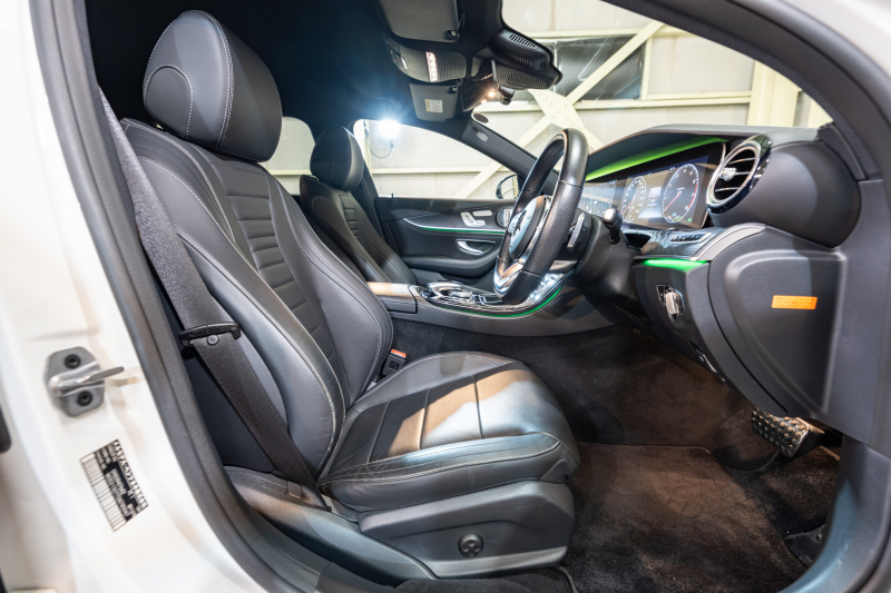 メルセデスベンツ Eクラス E200 ｽﾃｰｼｮﾝﾜｺﾞﾝ AVG AMGﾗｲﾝ ｴｸｽｸﾙｰｼﾌﾞ&ﾚｰﾀﾞｰｾｰﾌﾃｨPKG　中期ﾓﾃﾞﾙ BSG搭載 黒革 ｼｰﾄﾋｰﾀｰ 純正ﾅﾋﾞTV CarPlay ﾍｯﾄﾞｱｯﾌﾟD 360ｶﾒﾗ ﾌﾞﾙﾒｽﾀｰ ｴｱﾊﾞﾗﾝｽP ﾏﾙﾁﾋﾞｰﾑLED AMGｴｱﾛ&19AW　2年保証