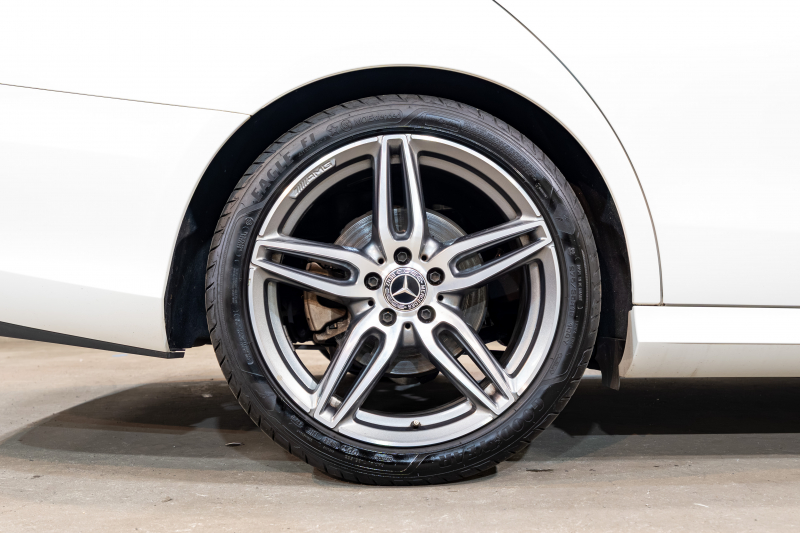 メルセデスベンツ Eクラス E200 ｽﾃｰｼｮﾝﾜｺﾞﾝ AVG AMGﾗｲﾝ ｴｸｽｸﾙｰｼﾌﾞ&ﾚｰﾀﾞｰｾｰﾌﾃｨPKG　中期ﾓﾃﾞﾙ BSG搭載 黒革 ｼｰﾄﾋｰﾀｰ 純正ﾅﾋﾞTV CarPlay ﾍｯﾄﾞｱｯﾌﾟD 360ｶﾒﾗ ﾌﾞﾙﾒｽﾀｰ ｴｱﾊﾞﾗﾝｽP ﾏﾙﾁﾋﾞｰﾑLED AMGｴｱﾛ&19AW　2年保証