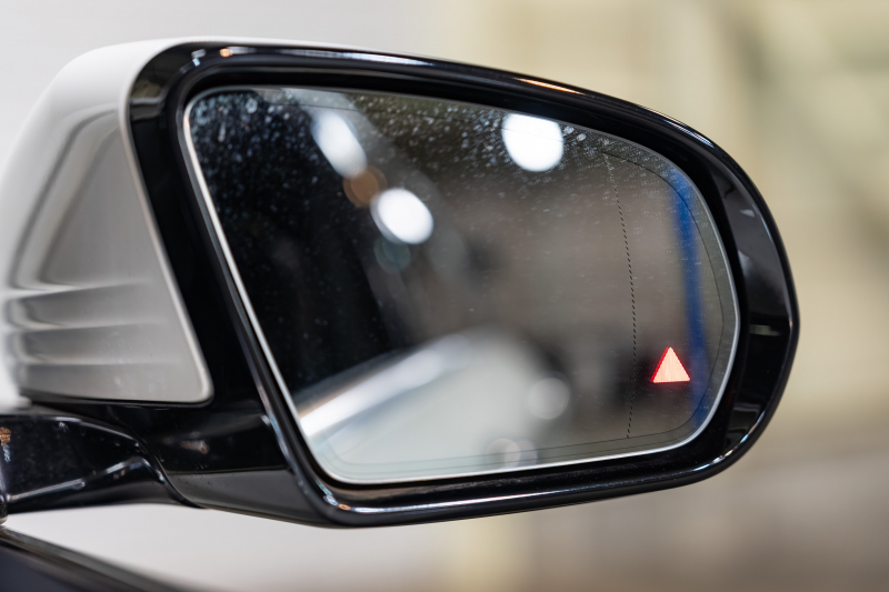 メルセデスベンツ Eクラス E200 ｽﾃｰｼｮﾝﾜｺﾞﾝ AVG AMGﾗｲﾝ ｴｸｽｸﾙｰｼﾌﾞ&ﾚｰﾀﾞｰｾｰﾌﾃｨPKG　中期ﾓﾃﾞﾙ BSG搭載 黒革 ｼｰﾄﾋｰﾀｰ 純正ﾅﾋﾞTV CarPlay ﾍｯﾄﾞｱｯﾌﾟD 360ｶﾒﾗ ﾌﾞﾙﾒｽﾀｰ ｴｱﾊﾞﾗﾝｽP ﾏﾙﾁﾋﾞｰﾑLED AMGｴｱﾛ&19AW　2年保証