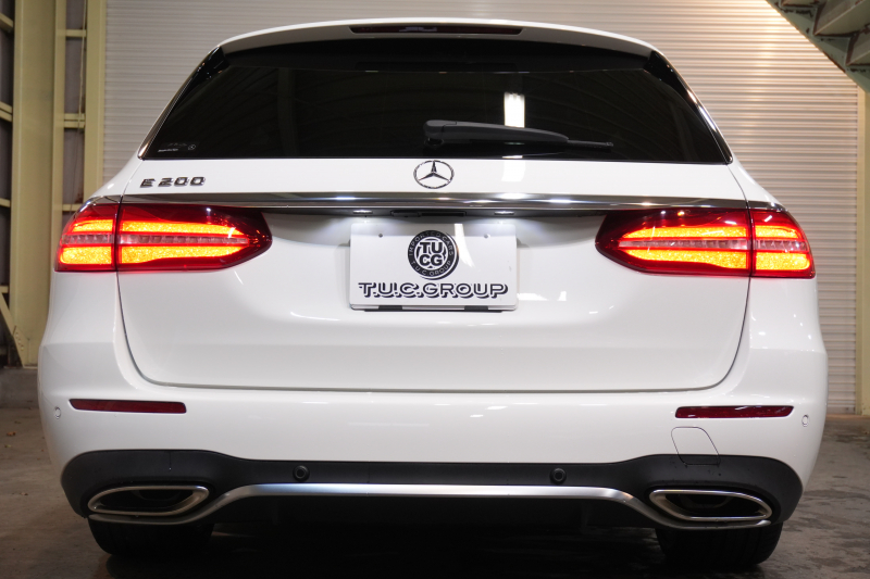 メルセデスベンツ Eクラス E200 ｽﾃｰｼｮﾝﾜｺﾞﾝ AVG AMGﾗｲﾝ ｴｸｽｸﾙｰｼﾌﾞ&ﾚｰﾀﾞｰｾｰﾌﾃｨPKG　中期ﾓﾃﾞﾙ BSG搭載 黒革 ｼｰﾄﾋｰﾀｰ 純正ﾅﾋﾞTV CarPlay ﾍｯﾄﾞｱｯﾌﾟD 360ｶﾒﾗ ﾌﾞﾙﾒｽﾀｰ ｴｱﾊﾞﾗﾝｽP ﾏﾙﾁﾋﾞｰﾑLED AMGｴｱﾛ&19AW　2年保証