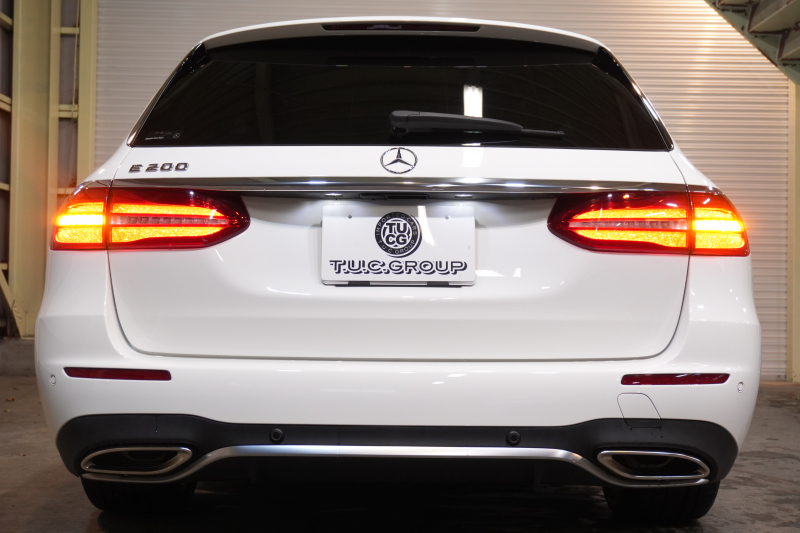 メルセデスベンツ Eクラス E200 ｽﾃｰｼｮﾝﾜｺﾞﾝ AVG AMGﾗｲﾝ ｴｸｽｸﾙｰｼﾌﾞ&ﾚｰﾀﾞｰｾｰﾌﾃｨPKG　中期ﾓﾃﾞﾙ BSG搭載 黒革 ｼｰﾄﾋｰﾀｰ 純正ﾅﾋﾞTV CarPlay ﾍｯﾄﾞｱｯﾌﾟD 360ｶﾒﾗ ﾌﾞﾙﾒｽﾀｰ ｴｱﾊﾞﾗﾝｽP ﾏﾙﾁﾋﾞｰﾑLED AMGｴｱﾛ&19AW　2年保証