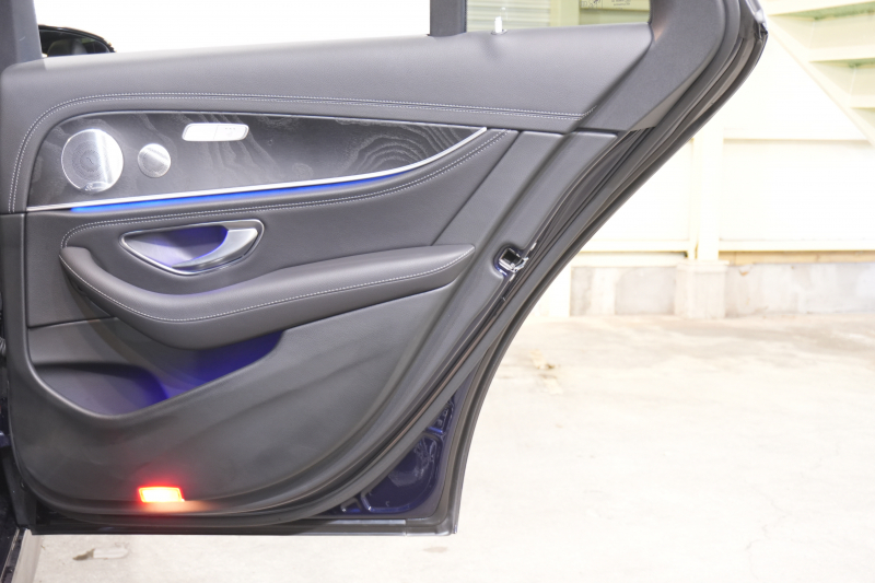 メルセデスベンツ Eクラス E250ﾜｺﾞﾝ AVGｽﾎﾟｰﾂ ｴｸｽｸﾙｰｼﾌﾞPKG ﾚｰﾀﾞｰSP　中期 黒革 ﾊﾟﾉﾗﾏSR ﾅﾋﾞTV Meｺﾈ carplay ﾌﾞﾙﾒｽﾀｰ ﾍｯﾄﾞｱｯﾌﾟD ｴｱﾊﾞﾗﾝｽP 自動ﾄﾗﾝｸ ﾌｯﾄｵｰﾌﾟﾅｰ Newﾃﾞｻﾞｲﾝｽﾃｱ　2年保証