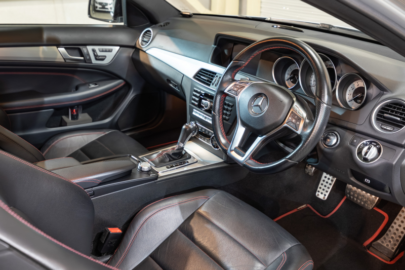 メルセデスベンツ Cクラス C250ｸｰﾍﾟ ｼｭﾎﾟﾙﾄ ﾚｰﾀﾞｰｾｰﾌﾃｨ＆ﾕｰﾃｨﾘﾃｨPKG　1ｵﾅ Pｽﾀ 黒革 ﾅﾋﾞTV Bｶﾒﾗ ﾊﾟｰｸﾄﾛﾆｯｸ ｷｾﾉﾝ LEDﾄﾞﾗｲﾋﾞﾝｸﾞﾗｲﾄ 専用ｻｽ AMGｴｱﾛ＆18AW ﾄﾞﾘﾙﾄﾞﾛｰﾀｰ ﾛｺﾞ入ｷｬﾘﾊﾟｰ　2年保証