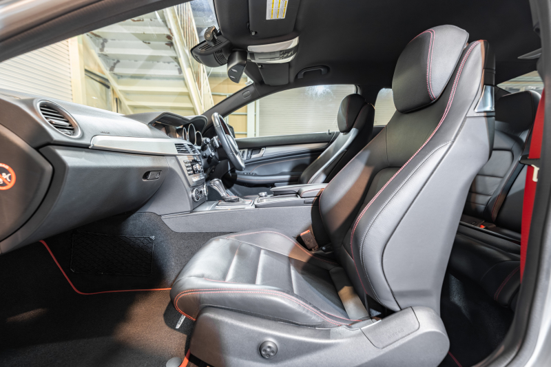 メルセデスベンツ Cクラス C250ｸｰﾍﾟ ｼｭﾎﾟﾙﾄ ﾚｰﾀﾞｰｾｰﾌﾃｨ＆ﾕｰﾃｨﾘﾃｨPKG　1ｵﾅ Pｽﾀ 黒革 ﾅﾋﾞTV Bｶﾒﾗ ﾊﾟｰｸﾄﾛﾆｯｸ ｷｾﾉﾝ LEDﾄﾞﾗｲﾋﾞﾝｸﾞﾗｲﾄ 専用ｻｽ AMGｴｱﾛ＆18AW ﾄﾞﾘﾙﾄﾞﾛｰﾀｰ ﾛｺﾞ入ｷｬﾘﾊﾟｰ　2年保証