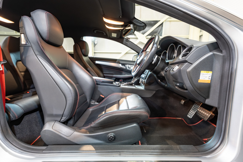 メルセデスベンツ Cクラス C250ｸｰﾍﾟ ｼｭﾎﾟﾙﾄ ﾚｰﾀﾞｰｾｰﾌﾃｨ＆ﾕｰﾃｨﾘﾃｨPKG　1ｵﾅ Pｽﾀ 黒革 ﾅﾋﾞTV Bｶﾒﾗ ﾊﾟｰｸﾄﾛﾆｯｸ ｷｾﾉﾝ LEDﾄﾞﾗｲﾋﾞﾝｸﾞﾗｲﾄ 専用ｻｽ AMGｴｱﾛ＆18AW ﾄﾞﾘﾙﾄﾞﾛｰﾀｰ ﾛｺﾞ入ｷｬﾘﾊﾟｰ　2年保証