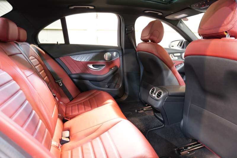 AMG Cクラス C43 4MATIC ﾚｰﾀﾞｰSP　後期 赤革 ｼｰﾄﾋｰﾀｰ ﾊﾟﾉﾗﾏSR ﾅﾋﾞTV CarPlay ﾍｯﾄﾞｱｯﾌﾟD ﾌﾞﾙﾒｽﾀｰ Bｶﾒﾗ 自動ﾄﾗﾝｸ&ﾊﾝｽﾞﾌﾘｰA ｴｱﾊﾞﾗﾝｽPKG 19ｲﾝﾁAW　2年保証