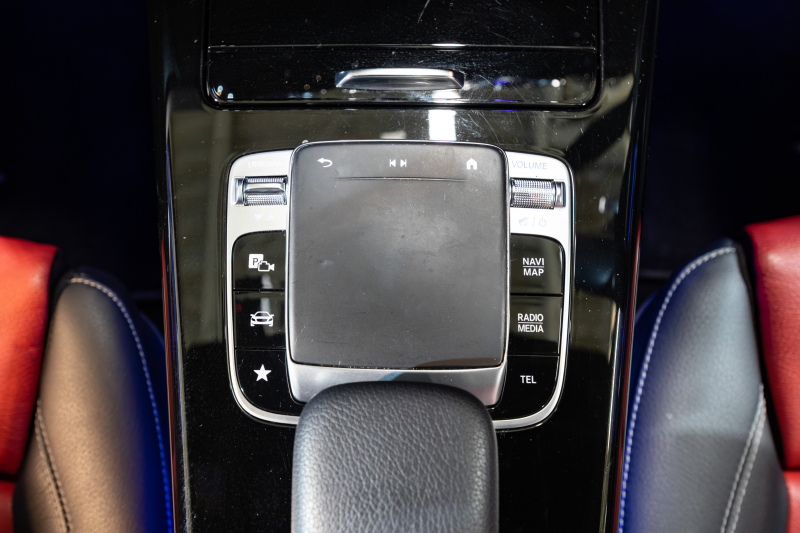 メルセデスベンツ Aクラス A180 ｽﾀｲﾙ ｾﾀﾞﾝ AMGﾗｲﾝ&ﾚｻﾞｰｴｸｽｸﾙｰｼﾌﾞ&ｱﾄﾞﾊﾞﾝｽﾄﾞ&ﾅﾋﾞｹﾞｰｼｮﾝ&ﾚｰﾀﾞｰｾｰﾌﾃｨPKG　1ｵﾅ 赤/黒革 ﾊﾟﾉﾗﾏSR MBUXﾅﾋﾞ ﾌﾙｾｸﾞ 360ｶﾒﾗ ｱﾄﾞﾊﾞﾝｽﾄﾞｽﾋﾟｰｶｰ ﾍｯﾄﾞｱｯﾌﾟD ｱﾝﾋﾞｴﾝﾄﾗｲﾄ AMGｴｱﾛ&18AW　2年保証