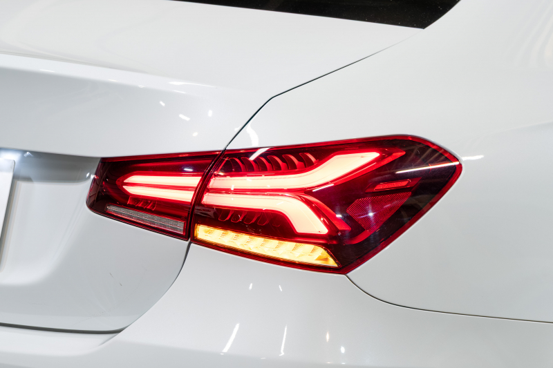 メルセデスベンツ Aクラス A180 ｽﾀｲﾙ ｾﾀﾞﾝ AMGﾗｲﾝ&ﾚｻﾞｰｴｸｽｸﾙｰｼﾌﾞ&ｱﾄﾞﾊﾞﾝｽﾄﾞ&ﾅﾋﾞｹﾞｰｼｮﾝ&ﾚｰﾀﾞｰｾｰﾌﾃｨPKG　1ｵﾅ 赤/黒革 ﾊﾟﾉﾗﾏSR MBUXﾅﾋﾞ ﾌﾙｾｸﾞ 360ｶﾒﾗ ｱﾄﾞﾊﾞﾝｽﾄﾞｽﾋﾟｰｶｰ ﾍｯﾄﾞｱｯﾌﾟD ｱﾝﾋﾞｴﾝﾄﾗｲﾄ AMGｴｱﾛ&18AW　2年保証