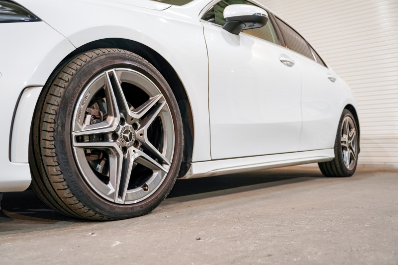 メルセデスベンツ Aクラス A180 ｽﾀｲﾙ ｾﾀﾞﾝ AMGﾗｲﾝ&ﾚｻﾞｰｴｸｽｸﾙｰｼﾌﾞ&ｱﾄﾞﾊﾞﾝｽﾄﾞ&ﾅﾋﾞｹﾞｰｼｮﾝ&ﾚｰﾀﾞｰｾｰﾌﾃｨPKG　1ｵﾅ 赤/黒革 ﾊﾟﾉﾗﾏSR MBUXﾅﾋﾞ ﾌﾙｾｸﾞ 360ｶﾒﾗ ｱﾄﾞﾊﾞﾝｽﾄﾞｽﾋﾟｰｶｰ ﾍｯﾄﾞｱｯﾌﾟD ｱﾝﾋﾞｴﾝﾄﾗｲﾄ AMGｴｱﾛ&18AW　2年保証