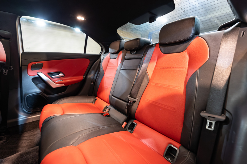 メルセデスベンツ Aクラス A180 ｽﾀｲﾙ ｾﾀﾞﾝ AMGﾗｲﾝ&ﾚｻﾞｰｴｸｽｸﾙｰｼﾌﾞ&ｱﾄﾞﾊﾞﾝｽﾄﾞ&ﾅﾋﾞｹﾞｰｼｮﾝ&ﾚｰﾀﾞｰｾｰﾌﾃｨPKG　1ｵﾅ 赤/黒革 ﾊﾟﾉﾗﾏSR MBUXﾅﾋﾞ ﾌﾙｾｸﾞ 360ｶﾒﾗ ｱﾄﾞﾊﾞﾝｽﾄﾞｽﾋﾟｰｶｰ ﾍｯﾄﾞｱｯﾌﾟD ｱﾝﾋﾞｴﾝﾄﾗｲﾄ AMGｴｱﾛ&18AW　2年保証