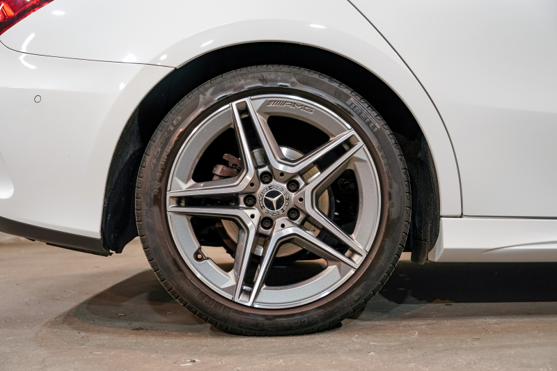 メルセデスベンツ Aクラス A180 ｽﾀｲﾙ ｾﾀﾞﾝ AMGﾗｲﾝ&ﾚｻﾞｰｴｸｽｸﾙｰｼﾌﾞ&ｱﾄﾞﾊﾞﾝｽﾄﾞ&ﾅﾋﾞｹﾞｰｼｮﾝ&ﾚｰﾀﾞｰｾｰﾌﾃｨPKG　1ｵﾅ 赤/黒革 ﾊﾟﾉﾗﾏSR MBUXﾅﾋﾞ ﾌﾙｾｸﾞ 360ｶﾒﾗ ｱﾄﾞﾊﾞﾝｽﾄﾞｽﾋﾟｰｶｰ ﾍｯﾄﾞｱｯﾌﾟD ｱﾝﾋﾞｴﾝﾄﾗｲﾄ AMGｴｱﾛ&18AW　2年保証