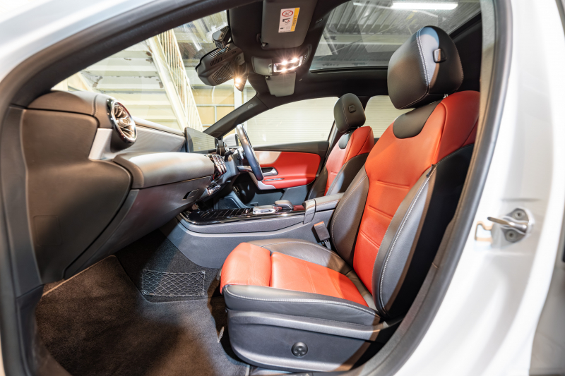 メルセデスベンツ Aクラス A180 ｽﾀｲﾙ ｾﾀﾞﾝ AMGﾗｲﾝ&ﾚｻﾞｰｴｸｽｸﾙｰｼﾌﾞ&ｱﾄﾞﾊﾞﾝｽﾄﾞ&ﾅﾋﾞｹﾞｰｼｮﾝ&ﾚｰﾀﾞｰｾｰﾌﾃｨPKG　1ｵﾅ 赤/黒革 ﾊﾟﾉﾗﾏSR MBUXﾅﾋﾞ ﾌﾙｾｸﾞ 360ｶﾒﾗ ｱﾄﾞﾊﾞﾝｽﾄﾞｽﾋﾟｰｶｰ ﾍｯﾄﾞｱｯﾌﾟD ｱﾝﾋﾞｴﾝﾄﾗｲﾄ AMGｴｱﾛ&18AW　2年保証