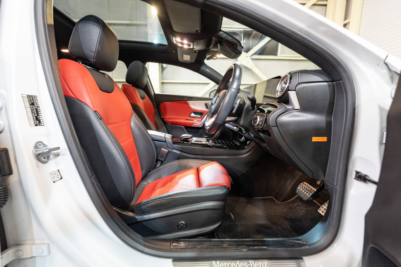 メルセデスベンツ Aクラス A180 ｽﾀｲﾙ ｾﾀﾞﾝ AMGﾗｲﾝ&ﾚｻﾞｰｴｸｽｸﾙｰｼﾌﾞ&ｱﾄﾞﾊﾞﾝｽﾄﾞ&ﾅﾋﾞｹﾞｰｼｮﾝ&ﾚｰﾀﾞｰｾｰﾌﾃｨPKG　1ｵﾅ 赤/黒革 ﾊﾟﾉﾗﾏSR MBUXﾅﾋﾞ ﾌﾙｾｸﾞ 360ｶﾒﾗ ｱﾄﾞﾊﾞﾝｽﾄﾞｽﾋﾟｰｶｰ ﾍｯﾄﾞｱｯﾌﾟD ｱﾝﾋﾞｴﾝﾄﾗｲﾄ AMGｴｱﾛ&18AW　2年保証