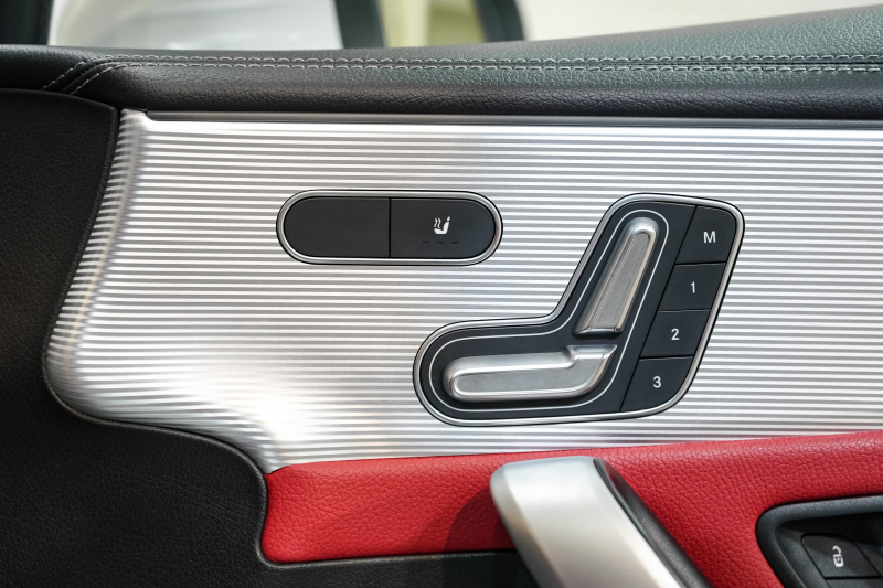 メルセデスベンツ Aクラス A180 ｽﾀｲﾙ ｾﾀﾞﾝ AMGﾗｲﾝ&ﾚｻﾞｰｴｸｽｸﾙｰｼﾌﾞ&ｱﾄﾞﾊﾞﾝｽﾄﾞ&ﾅﾋﾞｹﾞｰｼｮﾝ&ﾚｰﾀﾞｰｾｰﾌﾃｨPKG　1ｵﾅ 赤/黒革 ﾊﾟﾉﾗﾏSR MBUXﾅﾋﾞ ﾌﾙｾｸﾞ 360ｶﾒﾗ ｱﾄﾞﾊﾞﾝｽﾄﾞｽﾋﾟｰｶｰ ﾍｯﾄﾞｱｯﾌﾟD ｱﾝﾋﾞｴﾝﾄﾗｲﾄ AMGｴｱﾛ&18AW　2年保証