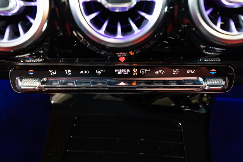 メルセデスベンツ Aクラス A180 ｽﾀｲﾙ ｾﾀﾞﾝ AMGﾗｲﾝ&ﾚｻﾞｰｴｸｽｸﾙｰｼﾌﾞ&ｱﾄﾞﾊﾞﾝｽﾄﾞ&ﾅﾋﾞｹﾞｰｼｮﾝ&ﾚｰﾀﾞｰｾｰﾌﾃｨPKG　1ｵﾅ 赤/黒革 ﾊﾟﾉﾗﾏSR MBUXﾅﾋﾞ ﾌﾙｾｸﾞ 360ｶﾒﾗ ｱﾄﾞﾊﾞﾝｽﾄﾞｽﾋﾟｰｶｰ ﾍｯﾄﾞｱｯﾌﾟD ｱﾝﾋﾞｴﾝﾄﾗｲﾄ AMGｴｱﾛ&18AW　2年保証