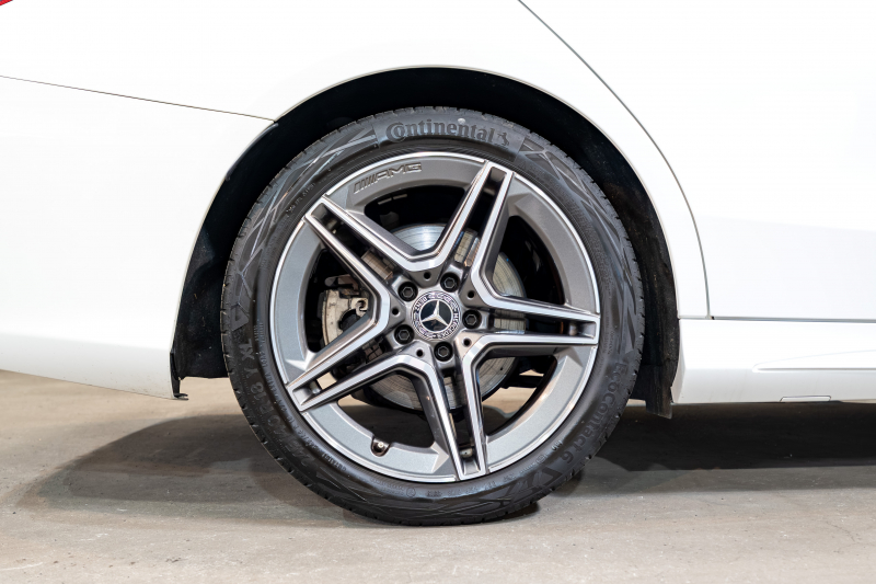 メルセデスベンツ Cクラス C200 4MATIC ﾜｺﾞﾝ ﾛｰﾚｳｽED ｽﾎﾟｰﾂﾌﾟﾗｽPKG　BSG搭載 後期 黒革 ﾊﾟﾉﾗﾏSR 純正ﾅﾋﾞ ﾌﾙｾｸﾞ Bｶﾒ ﾍｯﾄﾞｱｯﾌﾟD 自動ﾄﾗﾝｸ ﾌｯﾄｵｰﾌﾟﾅｰ AMGｴｱﾛ＆18ｲﾝﾁAW　2年保証