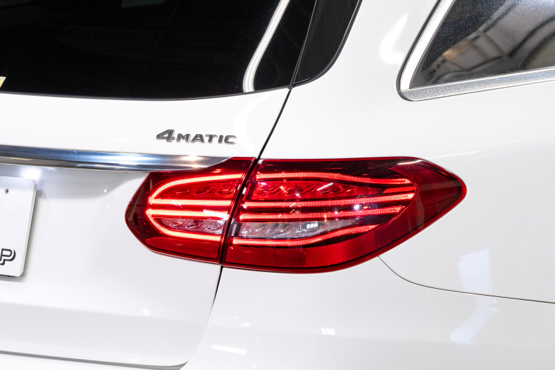 メルセデスベンツ Cクラス C200 4MATIC ﾜｺﾞﾝ ﾛｰﾚｳｽED ｽﾎﾟｰﾂﾌﾟﾗｽPKG　BSG搭載 後期 黒革 ﾊﾟﾉﾗﾏSR 純正ﾅﾋﾞ ﾌﾙｾｸﾞ Bｶﾒ ﾍｯﾄﾞｱｯﾌﾟD 自動ﾄﾗﾝｸ ﾌｯﾄｵｰﾌﾟﾅｰ AMGｴｱﾛ＆18ｲﾝﾁAW　2年保証