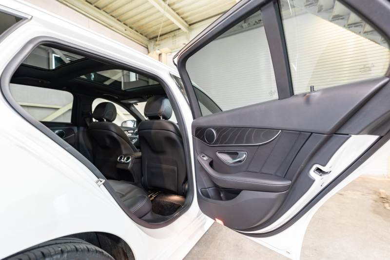 メルセデスベンツ Cクラス C200 4MATIC ﾜｺﾞﾝ ﾛｰﾚｳｽED ｽﾎﾟｰﾂﾌﾟﾗｽPKG　BSG搭載 後期 黒革 ﾊﾟﾉﾗﾏSR 純正ﾅﾋﾞ ﾌﾙｾｸﾞ Bｶﾒ ﾍｯﾄﾞｱｯﾌﾟD 自動ﾄﾗﾝｸ ﾌｯﾄｵｰﾌﾟﾅｰ AMGｴｱﾛ＆18ｲﾝﾁAW　2年保証