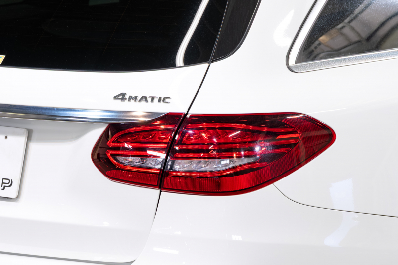 メルセデスベンツ Cクラス C200 4MATIC ﾜｺﾞﾝ ﾛｰﾚｳｽED ｽﾎﾟｰﾂﾌﾟﾗｽPKG　BSG搭載 後期 黒革 ﾊﾟﾉﾗﾏSR 純正ﾅﾋﾞ ﾌﾙｾｸﾞ Bｶﾒ ﾍｯﾄﾞｱｯﾌﾟD 自動ﾄﾗﾝｸ ﾌｯﾄｵｰﾌﾟﾅｰ AMGｴｱﾛ＆18ｲﾝﾁAW　2年保証