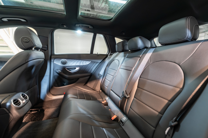 メルセデスベンツ Cクラス C200 4MATIC ﾜｺﾞﾝ ﾛｰﾚｳｽED ｽﾎﾟｰﾂﾌﾟﾗｽPKG　BSG搭載 後期 黒革 ﾊﾟﾉﾗﾏSR 純正ﾅﾋﾞ ﾌﾙｾｸﾞ Bｶﾒ ﾍｯﾄﾞｱｯﾌﾟD 自動ﾄﾗﾝｸ ﾌｯﾄｵｰﾌﾟﾅｰ AMGｴｱﾛ＆18ｲﾝﾁAW　2年保証