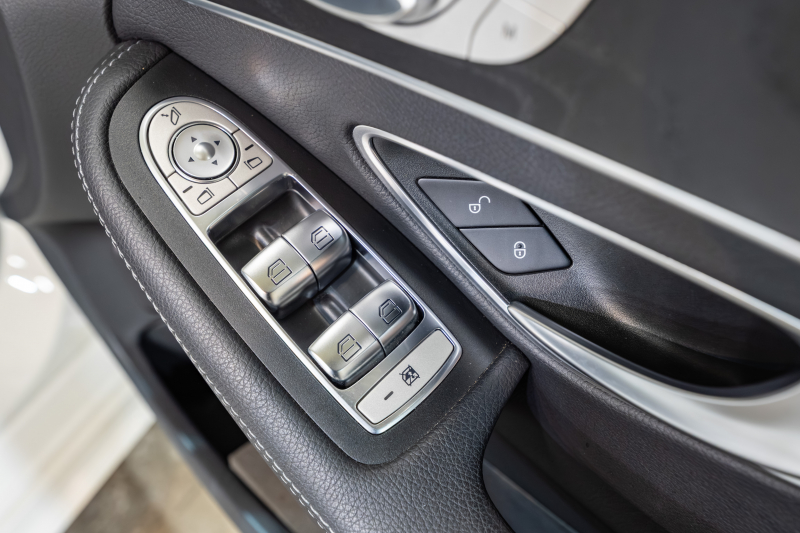 メルセデスベンツ Cクラス C200 4MATIC ﾜｺﾞﾝ ﾛｰﾚｳｽED ｽﾎﾟｰﾂﾌﾟﾗｽPKG　BSG搭載 後期 黒革 ﾊﾟﾉﾗﾏSR 純正ﾅﾋﾞ ﾌﾙｾｸﾞ Bｶﾒ ﾍｯﾄﾞｱｯﾌﾟD 自動ﾄﾗﾝｸ ﾌｯﾄｵｰﾌﾟﾅｰ AMGｴｱﾛ＆18ｲﾝﾁAW　2年保証