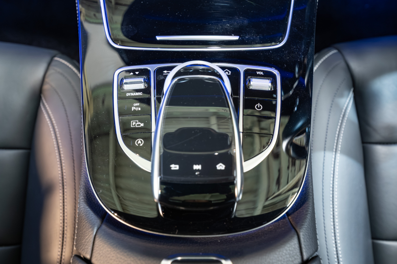 メルセデスベンツ Eクラス E220d AVG ｽﾎﾟｰﾂ ﾚｻﾞｰEXC ﾚｰﾀﾞｰSP　黒革 ｼｰﾄﾋｰﾀｰ ﾊﾟﾉﾗﾏSR 純正ﾅﾋﾞ ﾌﾙｾｸﾞTV 360ｶﾒﾗ CarPlay ﾌﾞﾙﾒｽﾀｰ ｴｱﾊﾞﾗﾝｽP ﾏﾙﾁﾋﾞｰﾑLED ﾏﾙﾁｶﾗｰｱﾝﾋﾞｴﾝﾄﾗｲﾄ AMGｴｱﾛ&19AW　2年保証