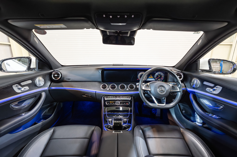 メルセデスベンツ Eクラス E220d AVG ｽﾎﾟｰﾂ ﾚｻﾞｰEXC ﾚｰﾀﾞｰSP　黒革 ｼｰﾄﾋｰﾀｰ ﾊﾟﾉﾗﾏSR 純正ﾅﾋﾞ ﾌﾙｾｸﾞTV 360ｶﾒﾗ CarPlay ﾌﾞﾙﾒｽﾀｰ ｴｱﾊﾞﾗﾝｽP ﾏﾙﾁﾋﾞｰﾑLED ﾏﾙﾁｶﾗｰｱﾝﾋﾞｴﾝﾄﾗｲﾄ AMGｴｱﾛ&19AW　2年保証