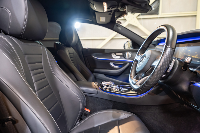 メルセデスベンツ Eクラス E220d AVG ｽﾎﾟｰﾂ ﾚｻﾞｰEXC ﾚｰﾀﾞｰSP　黒革 ｼｰﾄﾋｰﾀｰ ﾊﾟﾉﾗﾏSR 純正ﾅﾋﾞ ﾌﾙｾｸﾞTV 360ｶﾒﾗ CarPlay ﾌﾞﾙﾒｽﾀｰ ｴｱﾊﾞﾗﾝｽP ﾏﾙﾁﾋﾞｰﾑLED ﾏﾙﾁｶﾗｰｱﾝﾋﾞｴﾝﾄﾗｲﾄ AMGｴｱﾛ&19AW　2年保証