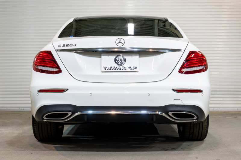 メルセデスベンツ Eクラス E220d AVG ｽﾎﾟｰﾂ ﾚｻﾞｰEXC ﾚｰﾀﾞｰSP　黒革 ｼｰﾄﾋｰﾀｰ ﾊﾟﾉﾗﾏSR 純正ﾅﾋﾞ ﾌﾙｾｸﾞTV 360ｶﾒﾗ CarPlay ﾌﾞﾙﾒｽﾀｰ ｴｱﾊﾞﾗﾝｽP ﾏﾙﾁﾋﾞｰﾑLED ﾏﾙﾁｶﾗｰｱﾝﾋﾞｴﾝﾄﾗｲﾄ AMGｴｱﾛ&19AW　2年保証