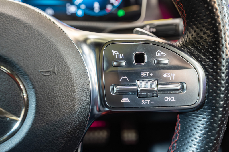 メルセデスベンツ Aクラス A180ｽﾀｲﾙ AMGﾗｲﾝ ｱﾄﾞﾊﾞﾝｽﾄﾞ&ﾚｻﾞｰｴｸｽｸﾙｰｼﾌﾞ&ﾅﾋﾞ&ﾚｰﾀﾞｰｾｰﾌﾃｨPKG　1ｵｰﾅｰ 黒/赤革ｼｰﾄ ﾊﾟﾉﾗﾏSR MBUXﾅﾋﾞ 360ｶﾒﾗ ADVｽﾋﾟｰｶｰ ﾍｯﾄﾞｱｯﾌﾟD ﾏﾙﾁｶﾗｰｱﾝﾋﾞｴﾝﾄﾗｲﾄ ﾏﾙﾁﾋﾞｰﾑLED ACC BSM LCW　2年保証