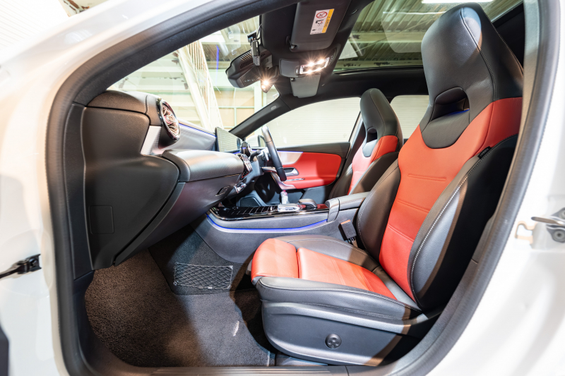 メルセデスベンツ Aクラス A180ｽﾀｲﾙ AMGﾗｲﾝ ｱﾄﾞﾊﾞﾝｽﾄﾞ&ﾚｻﾞｰｴｸｽｸﾙｰｼﾌﾞ&ﾅﾋﾞ&ﾚｰﾀﾞｰｾｰﾌﾃｨPKG　1ｵｰﾅｰ 黒/赤革ｼｰﾄ ﾊﾟﾉﾗﾏSR MBUXﾅﾋﾞ 360ｶﾒﾗ ADVｽﾋﾟｰｶｰ ﾍｯﾄﾞｱｯﾌﾟD ﾏﾙﾁｶﾗｰｱﾝﾋﾞｴﾝﾄﾗｲﾄ ﾏﾙﾁﾋﾞｰﾑLED ACC BSM LCW　2年保証