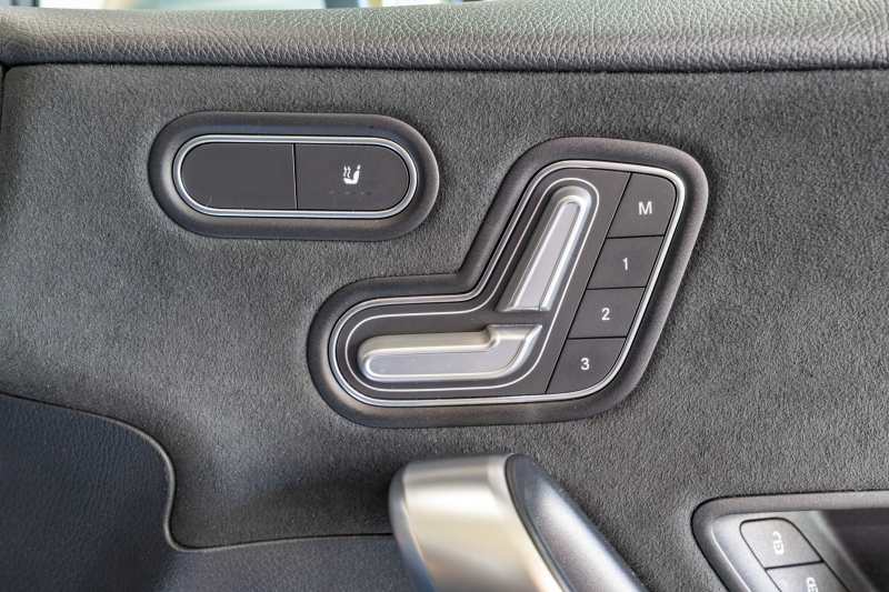 メルセデスベンツ Aクラス A180ｽﾀｲﾙ AMGﾗｲﾝ ｱﾄﾞﾊﾞﾝｽﾄﾞ&ﾅﾋﾞ&ﾚｰﾀﾞｰｾｰﾌﾃｨPKG　黒半革 MBUXﾅﾋﾞ ﾌﾙｾｸﾞ 360ｶﾒ ADVｽﾋﾟｰｶｰ ﾍｯﾄﾞｱｯﾌﾟD ﾏﾙﾁﾋﾞｰﾑLED ﾜｲﾔﾚｽﾁｬｰｼﾞ　2年保証