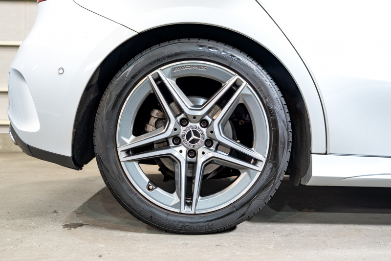 メルセデスベンツ Aクラス A180ｽﾀｲﾙ AMGﾗｲﾝ ｱﾄﾞﾊﾞﾝｽﾄﾞ&ﾅﾋﾞ&ﾚｰﾀﾞｰｾｰﾌﾃｨPKG　黒半革 MBUXﾅﾋﾞ ﾌﾙｾｸﾞ 360ｶﾒ ADVｽﾋﾟｰｶｰ ﾍｯﾄﾞｱｯﾌﾟD ﾏﾙﾁﾋﾞｰﾑLED ﾜｲﾔﾚｽﾁｬｰｼﾞ　2年保証