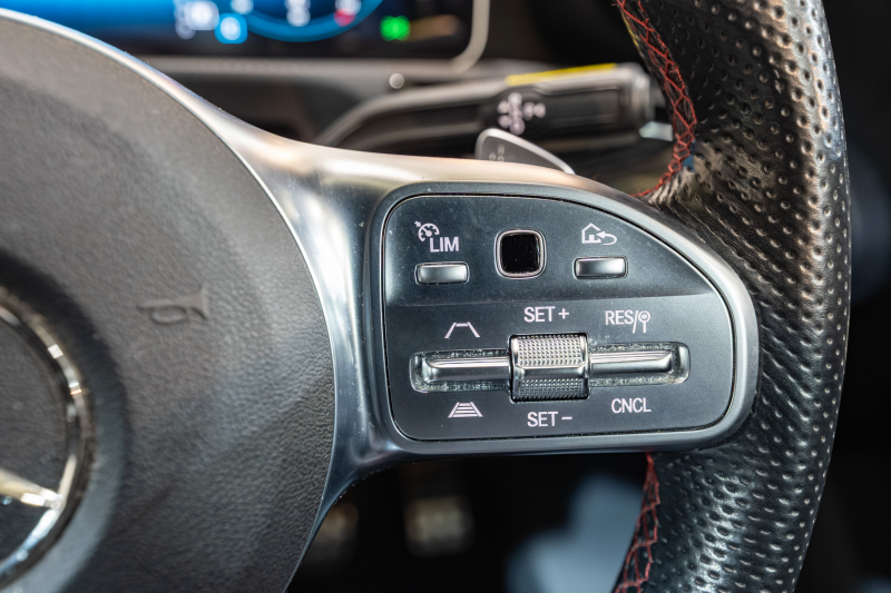 メルセデスベンツ Aクラス A180ｽﾀｲﾙ AMGﾗｲﾝ ｱﾄﾞﾊﾞﾝｽﾄﾞ&ﾅﾋﾞ&ﾚｰﾀﾞｰｾｰﾌﾃｨPKG　黒半革 MBUXﾅﾋﾞ ﾌﾙｾｸﾞ 360ｶﾒ ADVｽﾋﾟｰｶｰ ﾍｯﾄﾞｱｯﾌﾟD ﾏﾙﾁﾋﾞｰﾑLED ﾜｲﾔﾚｽﾁｬｰｼﾞ　2年保証