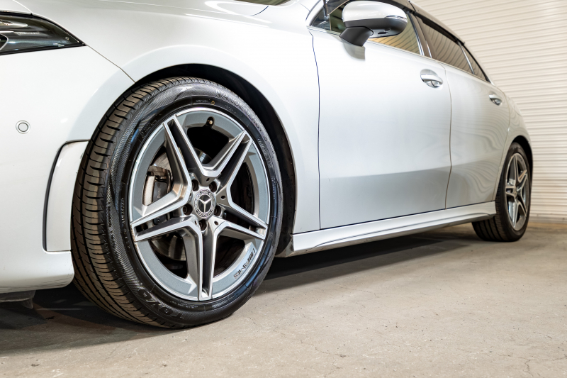 メルセデスベンツ Aクラス A180ｽﾀｲﾙ AMGﾗｲﾝ ｱﾄﾞﾊﾞﾝｽﾄﾞ&ﾅﾋﾞ&ﾚｰﾀﾞｰｾｰﾌﾃｨPKG　黒半革 MBUXﾅﾋﾞ ﾌﾙｾｸﾞ 360ｶﾒ ADVｽﾋﾟｰｶｰ ﾍｯﾄﾞｱｯﾌﾟD ﾏﾙﾁﾋﾞｰﾑLED ﾜｲﾔﾚｽﾁｬｰｼﾞ　2年保証