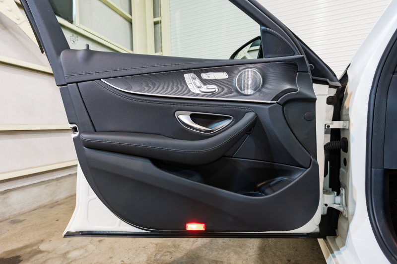 メルセデスベンツ Eクラス E200 ｽﾃｰｼｮﾝﾜｺﾞﾝｽﾎﾟｰﾂ  AMGﾗｲﾝｲﾝﾃﾘｱ&ｴｸｽｸﾙｰｼﾌﾞPKG　後期 BSG搭載 黒ﾅｯﾊﾟ革 ｼｰﾄﾋｰﾀ- ﾊﾟﾉﾗﾏSR MBUXﾅﾋﾞTV HUD CarPlay 360°ｶﾒﾗ ﾌﾞﾙﾒｽﾀｰ ﾏﾙﾁﾋﾞｰﾑLED AMGｴｱﾛ&19ｲﾝﾁAW　2年保証