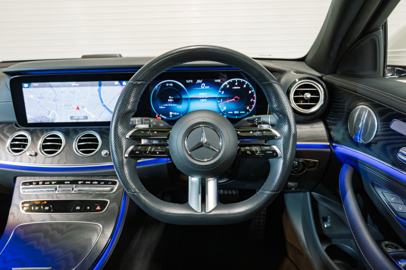 メルセデスベンツ Eクラス E200 ｽﾃｰｼｮﾝﾜｺﾞﾝｽﾎﾟｰﾂ  AMGﾗｲﾝｲﾝﾃﾘｱ&ｴｸｽｸﾙｰｼﾌﾞPKG　後期 BSG搭載 黒ﾅｯﾊﾟ革 ｼｰﾄﾋｰﾀ- ﾊﾟﾉﾗﾏSR MBUXﾅﾋﾞTV HUD CarPlay 360°ｶﾒﾗ ﾌﾞﾙﾒｽﾀｰ ﾏﾙﾁﾋﾞｰﾑLED AMGｴｱﾛ&19ｲﾝﾁAW　2年保証