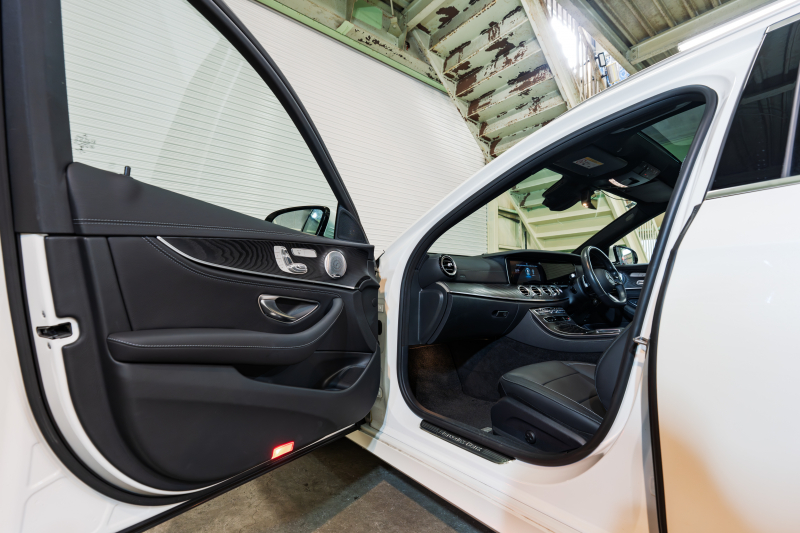 メルセデスベンツ Eクラス E200 ｽﾃｰｼｮﾝﾜｺﾞﾝｽﾎﾟｰﾂ  AMGﾗｲﾝｲﾝﾃﾘｱ&ｴｸｽｸﾙｰｼﾌﾞPKG　後期 BSG搭載 黒ﾅｯﾊﾟ革 ｼｰﾄﾋｰﾀ- ﾊﾟﾉﾗﾏSR MBUXﾅﾋﾞTV HUD CarPlay 360°ｶﾒﾗ ﾌﾞﾙﾒｽﾀｰ ﾏﾙﾁﾋﾞｰﾑLED AMGｴｱﾛ&19ｲﾝﾁAW　2年保証