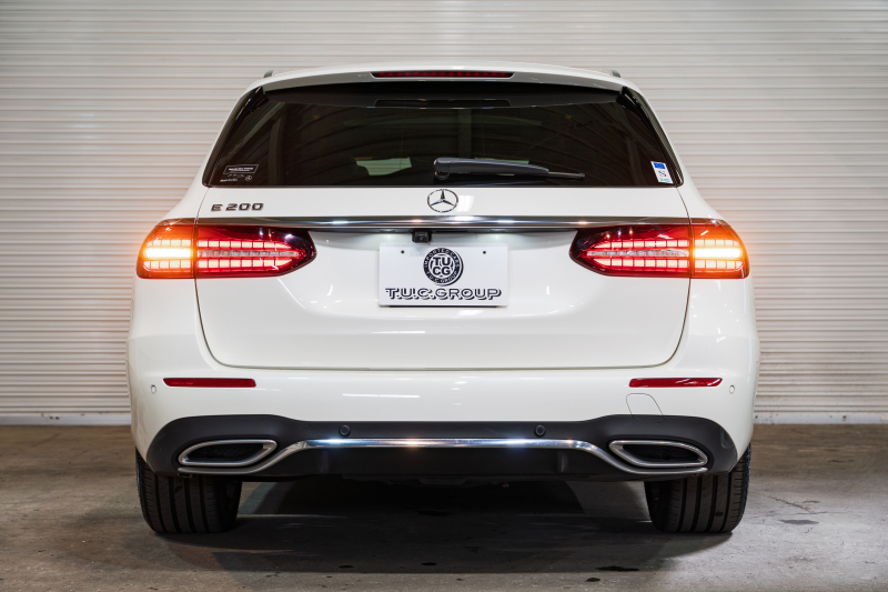 メルセデスベンツ Eクラス E200 ｽﾃｰｼｮﾝﾜｺﾞﾝｽﾎﾟｰﾂ  AMGﾗｲﾝｲﾝﾃﾘｱ&ｴｸｽｸﾙｰｼﾌﾞPKG　後期 BSG搭載 黒ﾅｯﾊﾟ革 ｼｰﾄﾋｰﾀ- ﾊﾟﾉﾗﾏSR MBUXﾅﾋﾞTV HUD CarPlay 360°ｶﾒﾗ ﾌﾞﾙﾒｽﾀｰ ﾏﾙﾁﾋﾞｰﾑLED AMGｴｱﾛ&19ｲﾝﾁAW　2年保証