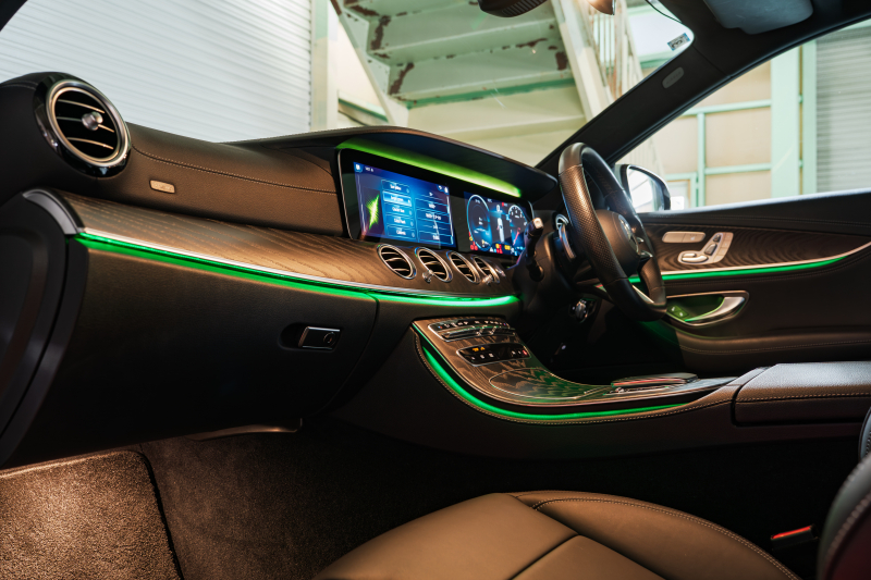 メルセデスベンツ Eクラス E200 ｽﾃｰｼｮﾝﾜｺﾞﾝｽﾎﾟｰﾂ  AMGﾗｲﾝｲﾝﾃﾘｱ&ｴｸｽｸﾙｰｼﾌﾞPKG　後期 BSG搭載 黒ﾅｯﾊﾟ革 ｼｰﾄﾋｰﾀ- ﾊﾟﾉﾗﾏSR MBUXﾅﾋﾞTV HUD CarPlay 360°ｶﾒﾗ ﾌﾞﾙﾒｽﾀｰ ﾏﾙﾁﾋﾞｰﾑLED AMGｴｱﾛ&19ｲﾝﾁAW　2年保証