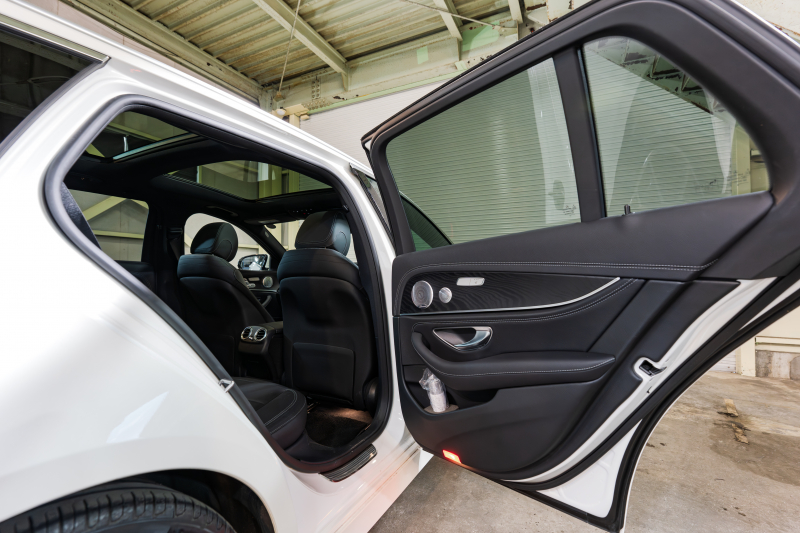 メルセデスベンツ Eクラス E200 ｽﾃｰｼｮﾝﾜｺﾞﾝｽﾎﾟｰﾂ  AMGﾗｲﾝｲﾝﾃﾘｱ&ｴｸｽｸﾙｰｼﾌﾞPKG　後期 BSG搭載 黒ﾅｯﾊﾟ革 ｼｰﾄﾋｰﾀ- ﾊﾟﾉﾗﾏSR MBUXﾅﾋﾞTV HUD CarPlay 360°ｶﾒﾗ ﾌﾞﾙﾒｽﾀｰ ﾏﾙﾁﾋﾞｰﾑLED AMGｴｱﾛ&19ｲﾝﾁAW　2年保証