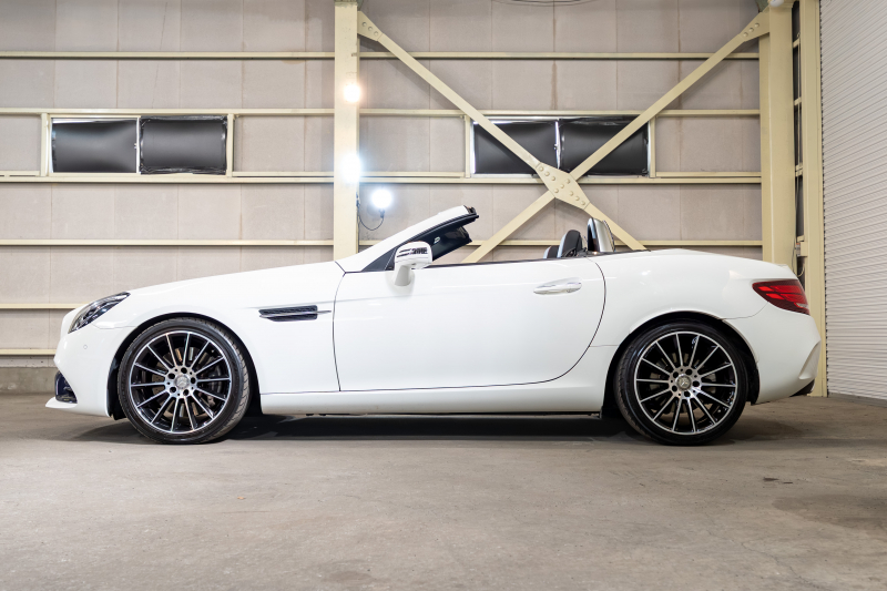 メルセデスベンツ SLCクラス SLC200 ｽﾎﾟｰﾂ ﾚｰﾀﾞｰｾｰﾌﾃｨPKG　黒革 ｼｰﾄﾋｰﾀｰ ｴｱｽｶｰﾌ ﾊﾟﾉﾗﾐｯｸﾊﾞﾘｵﾙｰﾌ 純正ﾅﾋﾞ ﾌﾙｾｸﾞ ｶｰﾌﾟﾚｲ Bｶﾒﾗ harman/kardon AMGｽﾎﾟｰﾂｽﾃｱﾘﾝｸﾞ LEDﾗｲﾄ ｱﾝﾋﾞｴﾝﾄﾗｲﾄ Pｽﾀ AMGｴｱﾛ&18ｲﾝﾁAW　2年保証