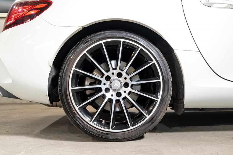 メルセデスベンツ SLCクラス SLC200 ｽﾎﾟｰﾂ ﾚｰﾀﾞｰｾｰﾌﾃｨPKG　黒革 ｼｰﾄﾋｰﾀｰ ｴｱｽｶｰﾌ ﾊﾟﾉﾗﾐｯｸﾊﾞﾘｵﾙｰﾌ 純正ﾅﾋﾞ ﾌﾙｾｸﾞ ｶｰﾌﾟﾚｲ Bｶﾒﾗ harman/kardon AMGｽﾎﾟｰﾂｽﾃｱﾘﾝｸﾞ LEDﾗｲﾄ ｱﾝﾋﾞｴﾝﾄﾗｲﾄ Pｽﾀ AMGｴｱﾛ&18ｲﾝﾁAW　2年保証