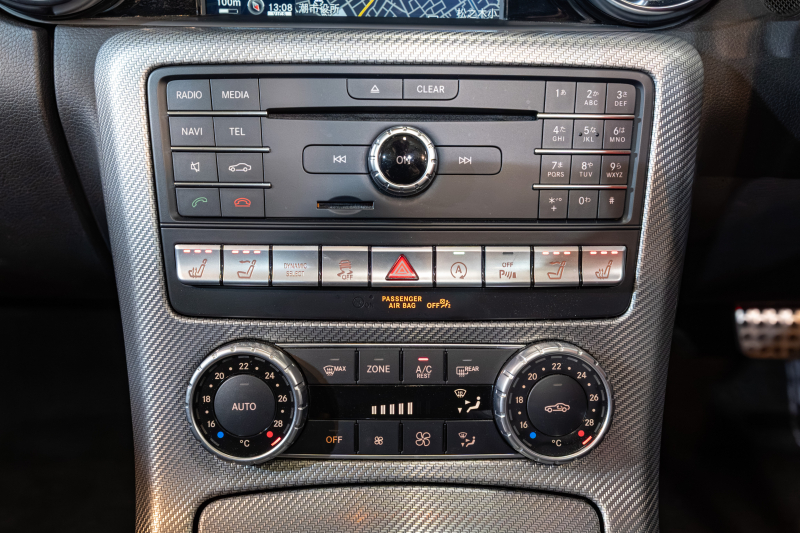 メルセデスベンツ SLCクラス SLC200 ｽﾎﾟｰﾂ ﾚｰﾀﾞｰｾｰﾌﾃｨPKG　黒革 ｼｰﾄﾋｰﾀｰ ｴｱｽｶｰﾌ ﾊﾟﾉﾗﾐｯｸﾊﾞﾘｵﾙｰﾌ 純正ﾅﾋﾞ ﾌﾙｾｸﾞ ｶｰﾌﾟﾚｲ Bｶﾒﾗ harman/kardon AMGｽﾎﾟｰﾂｽﾃｱﾘﾝｸﾞ LEDﾗｲﾄ ｱﾝﾋﾞｴﾝﾄﾗｲﾄ Pｽﾀ AMGｴｱﾛ&18ｲﾝﾁAW　2年保証