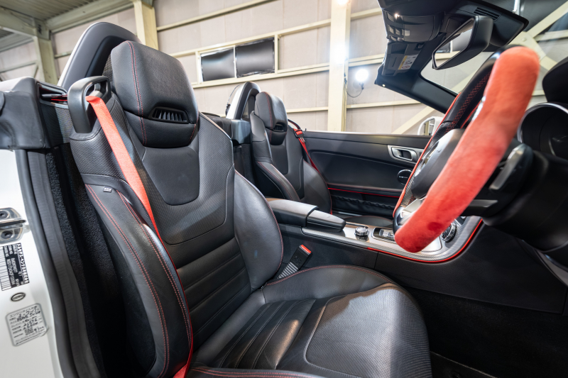 メルセデスベンツ SLCクラス SLC200 ｽﾎﾟｰﾂ ﾚｰﾀﾞｰｾｰﾌﾃｨPKG　黒革 ｼｰﾄﾋｰﾀｰ ｴｱｽｶｰﾌ ﾊﾟﾉﾗﾐｯｸﾊﾞﾘｵﾙｰﾌ 純正ﾅﾋﾞ ﾌﾙｾｸﾞ ｶｰﾌﾟﾚｲ Bｶﾒﾗ harman/kardon AMGｽﾎﾟｰﾂｽﾃｱﾘﾝｸﾞ LEDﾗｲﾄ ｱﾝﾋﾞｴﾝﾄﾗｲﾄ Pｽﾀ AMGｴｱﾛ&18ｲﾝﾁAW　2年保証