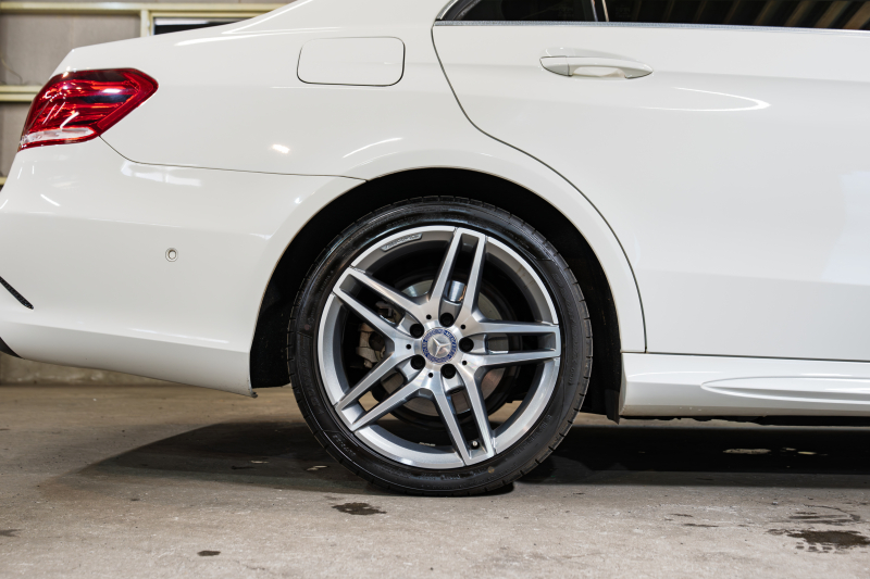 メルセデスベンツ Eクラス E350 AVG AMGｽﾎﾟｰﾂ&ﾚｰﾀﾞｰｾｰﾌﾃｲPKG　 後期ﾓﾃﾞﾙ 黒革 ﾊﾟﾉﾗﾏｻﾝﾙｰﾌ ｼｰﾄﾋｰﾀｰ 純正ﾅﾋﾞ ﾌﾙｾｸﾞTV ﾊﾞｯｸｶﾒﾗ LEDﾍｯﾄﾞﾗｲﾄ AMGｴｱﾛ&18ｲﾝﾁAW　2年保証