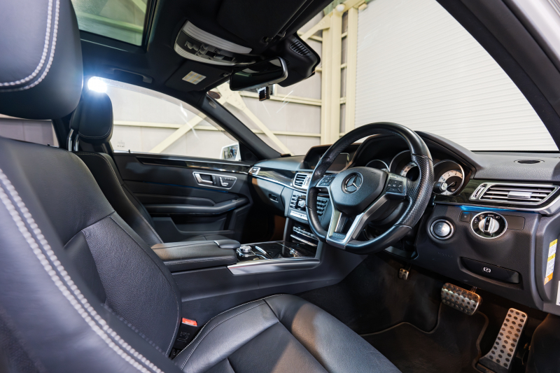 メルセデスベンツ Eクラス E350 AVG AMGｽﾎﾟｰﾂ&ﾚｰﾀﾞｰｾｰﾌﾃｲPKG　 後期ﾓﾃﾞﾙ 黒革 ﾊﾟﾉﾗﾏｻﾝﾙｰﾌ ｼｰﾄﾋｰﾀｰ 純正ﾅﾋﾞ ﾌﾙｾｸﾞTV ﾊﾞｯｸｶﾒﾗ LEDﾍｯﾄﾞﾗｲﾄ AMGｴｱﾛ&18ｲﾝﾁAW　2年保証