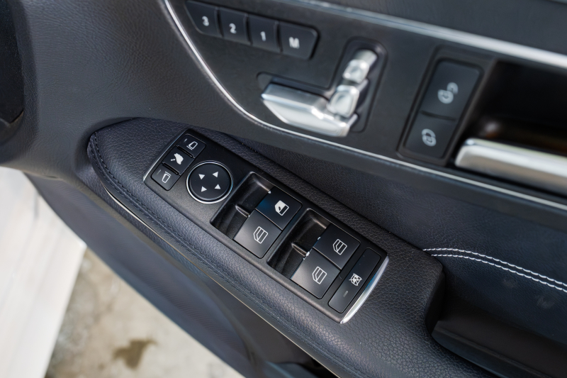 メルセデスベンツ Eクラス E350 AVG AMGｽﾎﾟｰﾂ&ﾚｰﾀﾞｰｾｰﾌﾃｲPKG　 後期ﾓﾃﾞﾙ 黒革 ﾊﾟﾉﾗﾏｻﾝﾙｰﾌ ｼｰﾄﾋｰﾀｰ 純正ﾅﾋﾞ ﾌﾙｾｸﾞTV ﾊﾞｯｸｶﾒﾗ LEDﾍｯﾄﾞﾗｲﾄ AMGｴｱﾛ&18ｲﾝﾁAW　2年保証